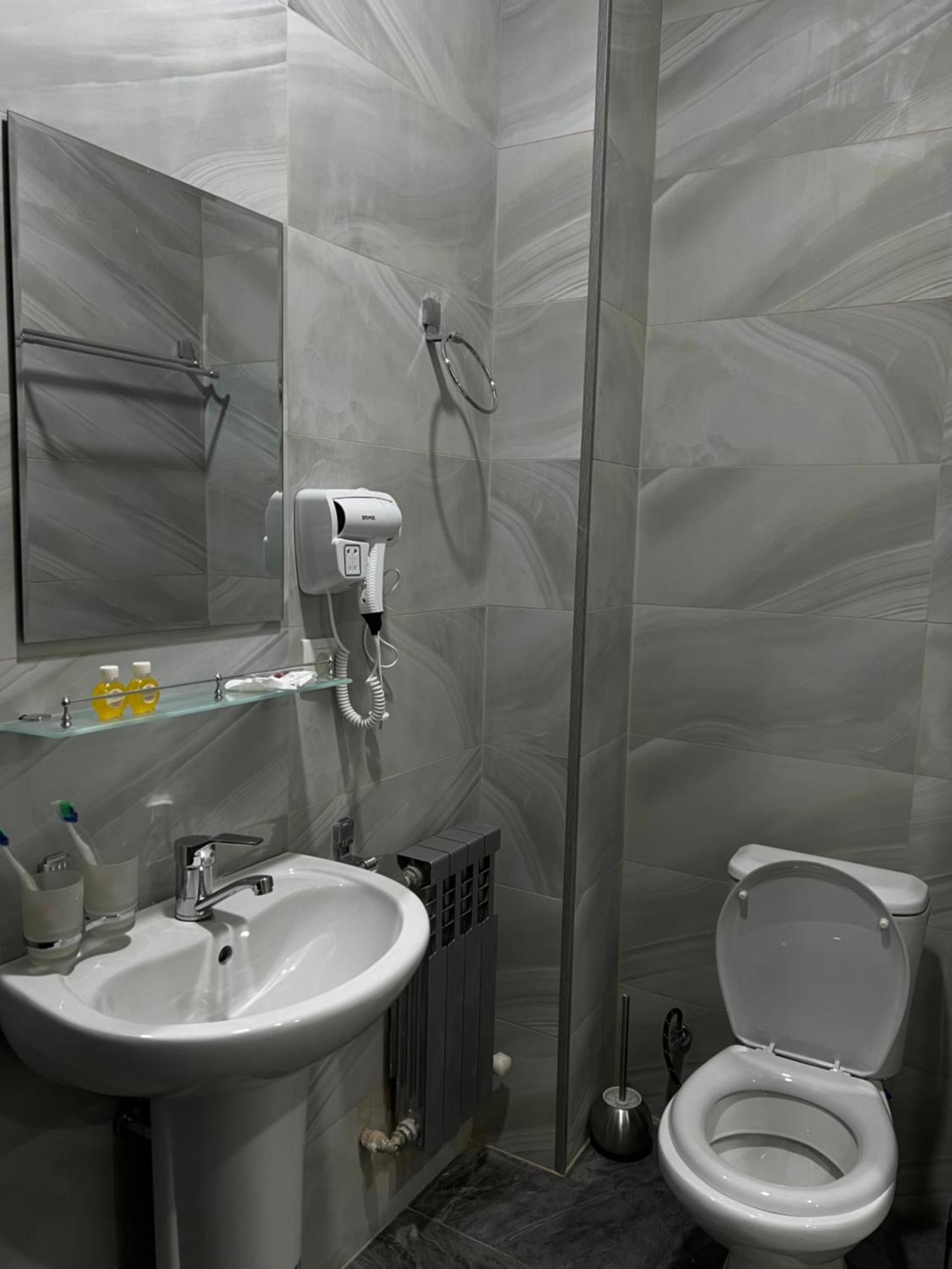 Art Tashkent Hotel ภายนอก รูปภาพ